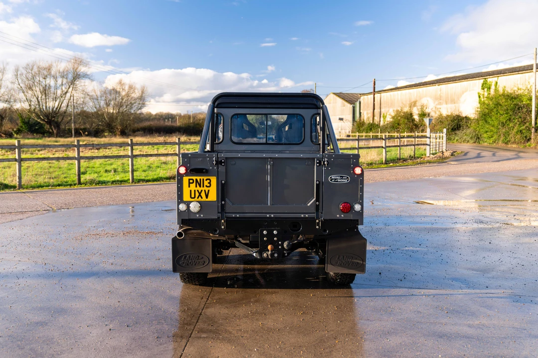 2013 Land Rover Defender 110 - Image 6 of 31