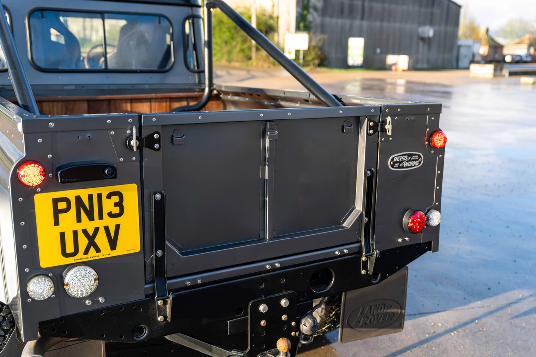 2013 Land Rover Defender 110 - Image 31 of 31