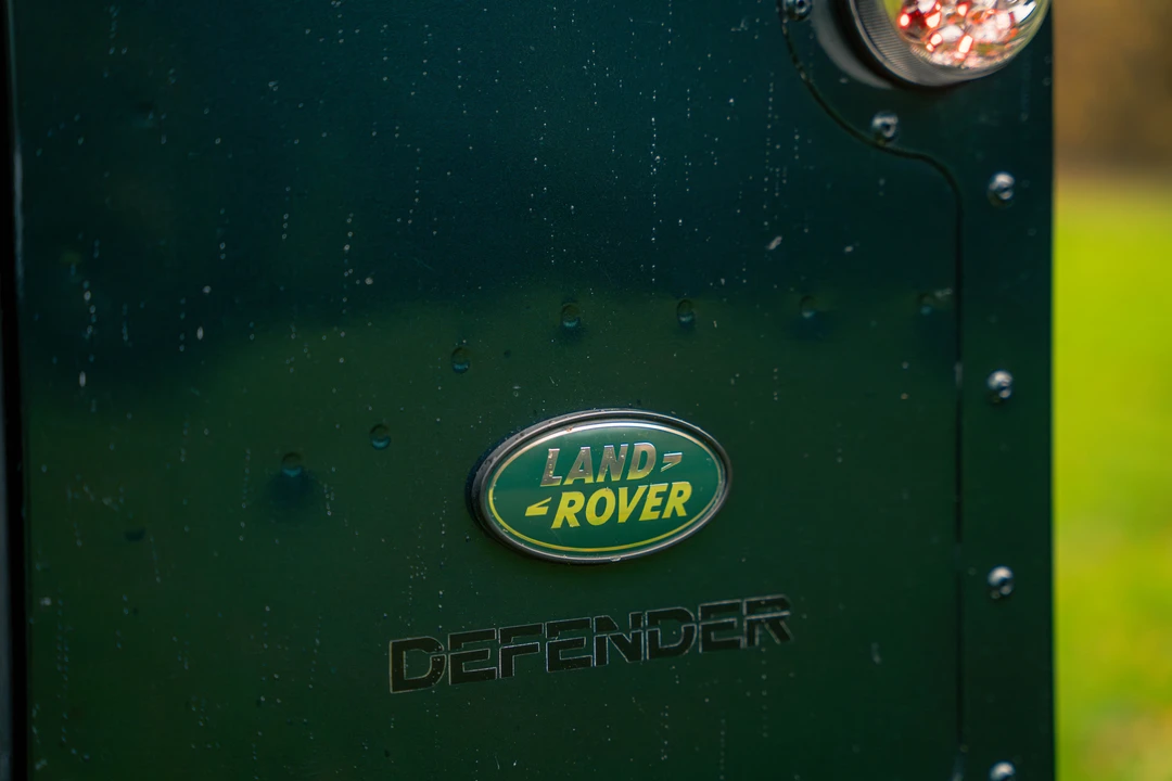 2013 Land Rover Defender 110 - Image 19 of 31