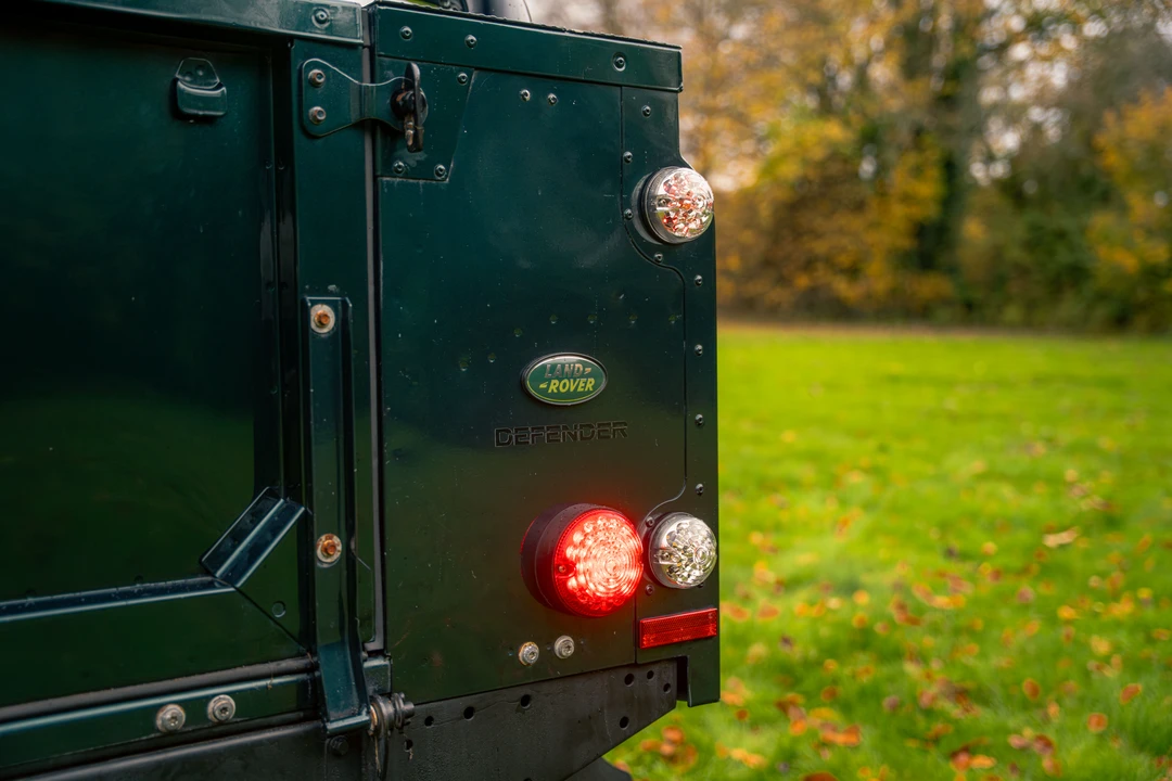 2013 Land Rover Defender 110 - Image 14 of 31