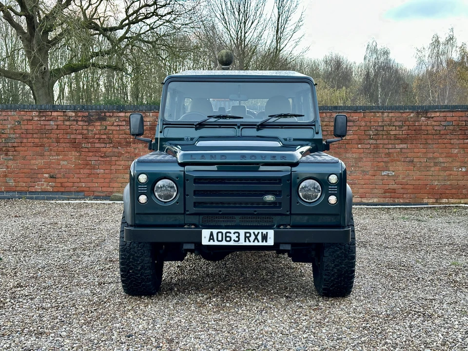 2013 Land Rover Defender 110 - Image 2 of 31