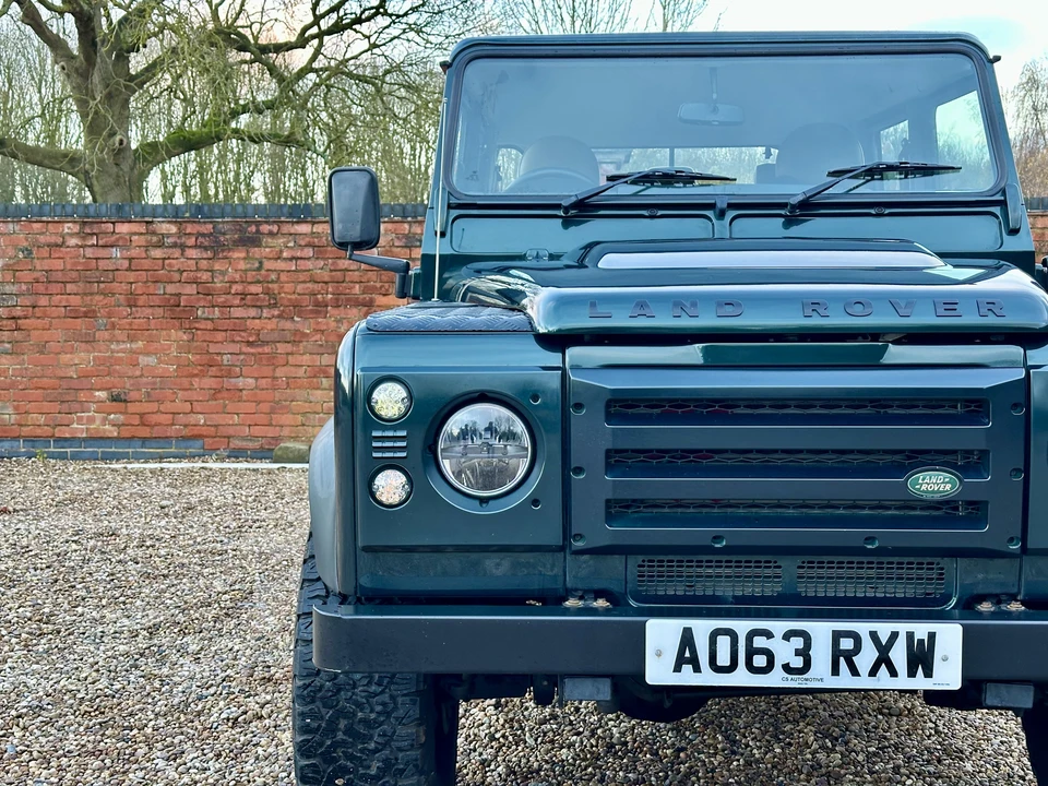 2013 Land Rover Defender 110 - Image 18 of 31