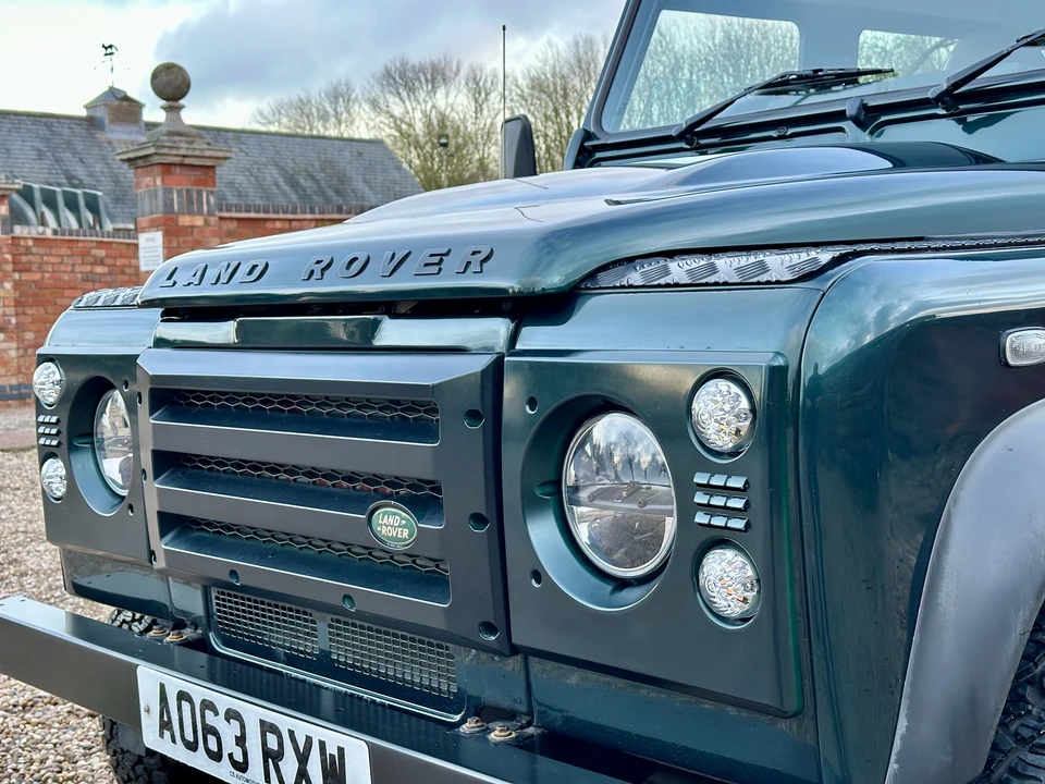 2013 Land Rover Defender 110 - Image 20 of 31