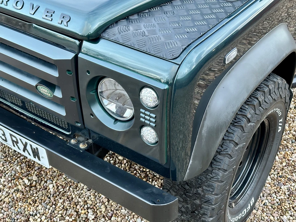 2013 Land Rover Defender 110 - Image 21 of 31