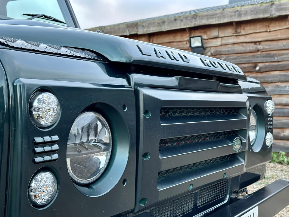 2013 Land Rover Defender 110 - Image 22 of 31