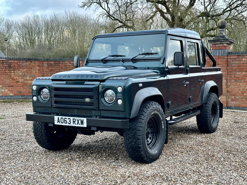 2013 Land Rover Defender 110 - Image 6 of 31