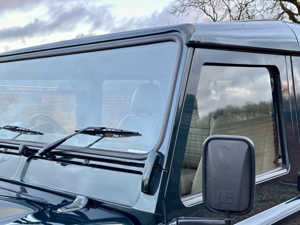 2013 Land Rover Defender 110 - Image 25 of 31