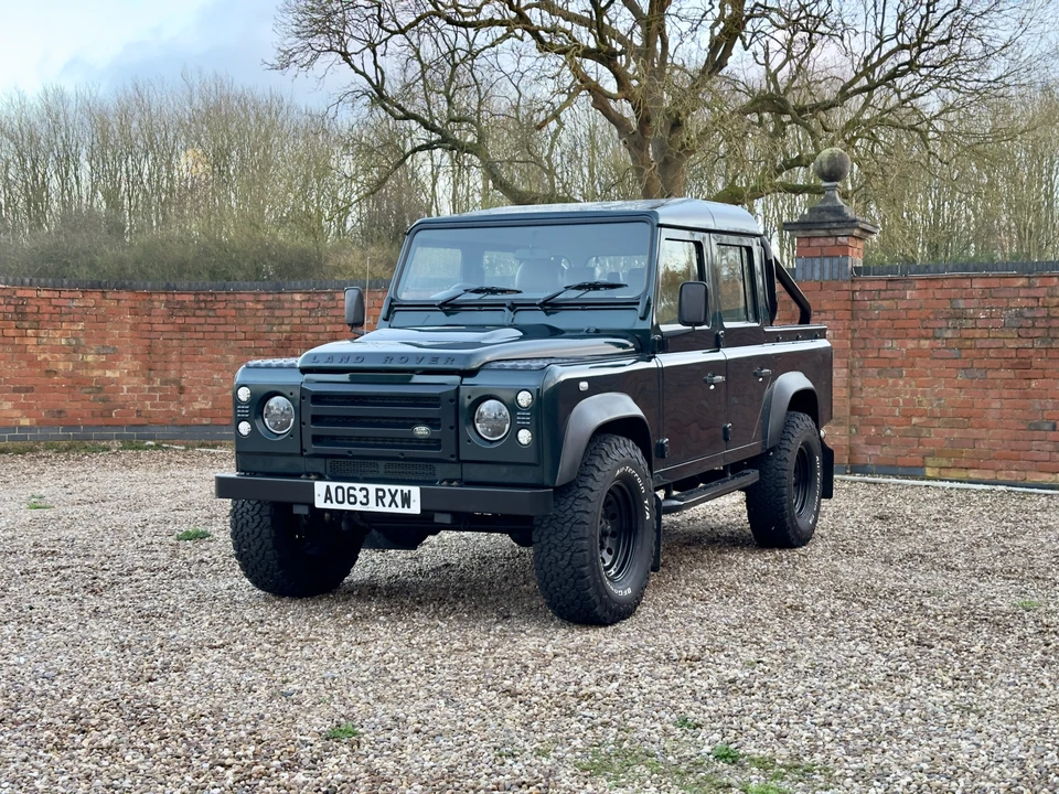 2013 Land Rover Defender 110 - Image 14 of 31