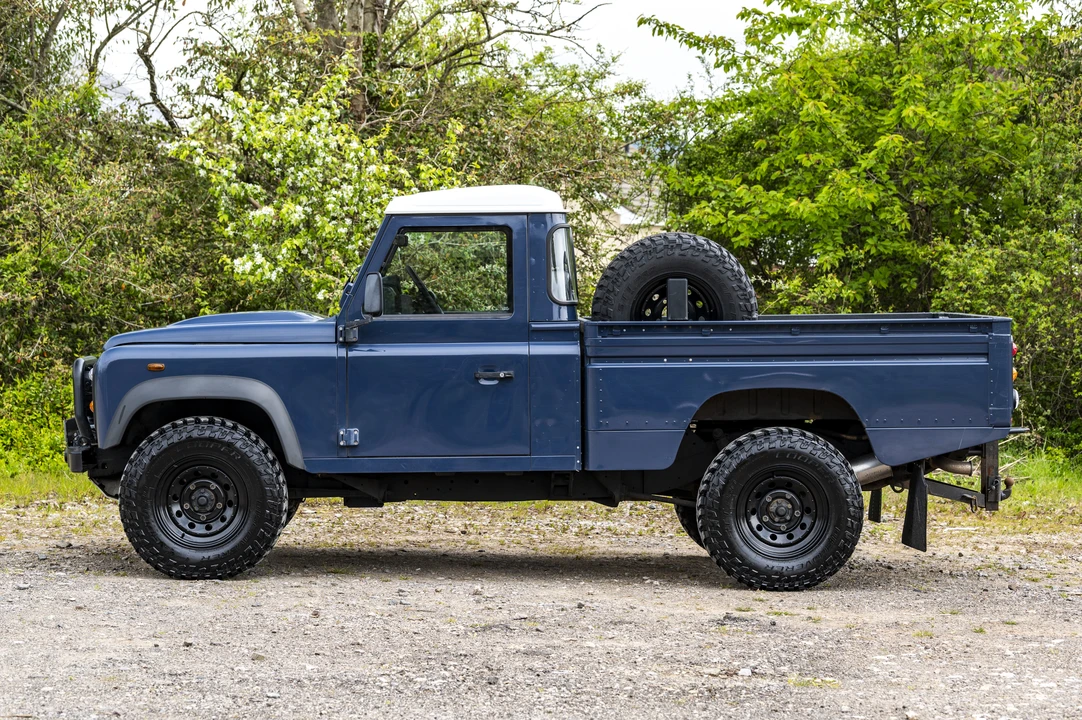 2013 Land Rover Defender 110 - Image 8 of 31