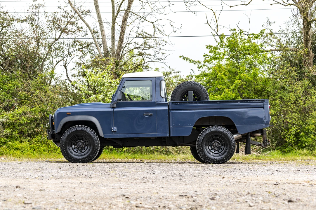 2013 Land Rover Defender 110 - Image 24 of 31