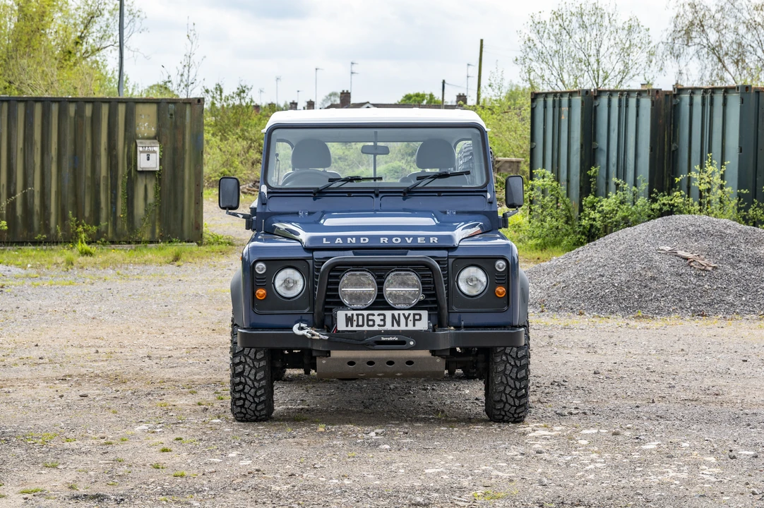 2013 Land Rover Defender 110 - Image 18 of 31