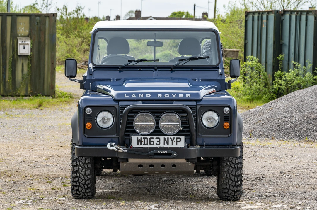 2013 Land Rover Defender 110 - Image 10 of 31