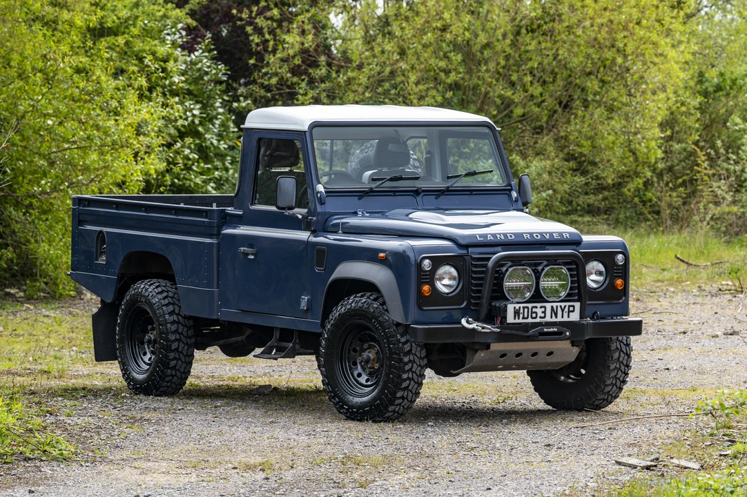 2013 Land Rover Defender 110 - Image 19 of 31