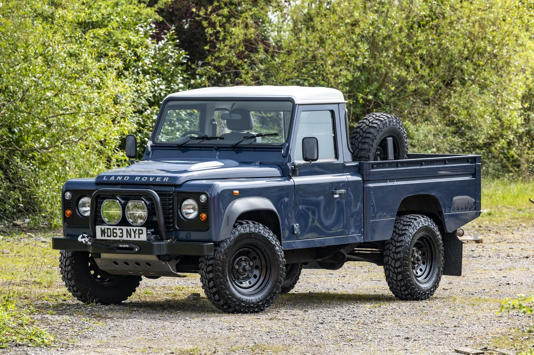 2013 Land Rover Defender 110 - Image 25 of 31