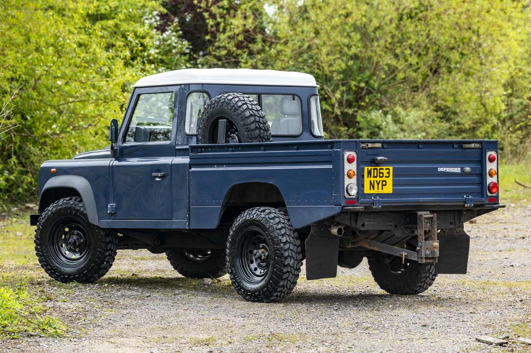 2013 Land Rover Defender 110 - Image 7 of 31