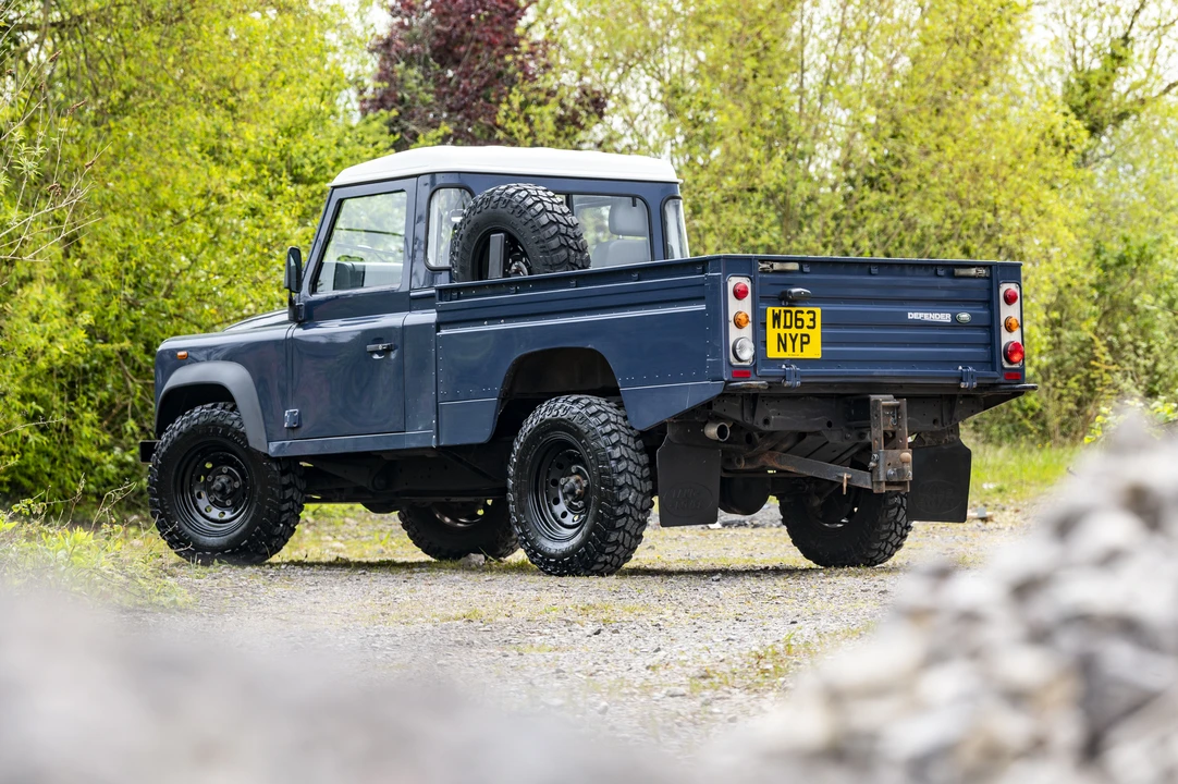 2013 Land Rover Defender 110 - Image 23 of 31