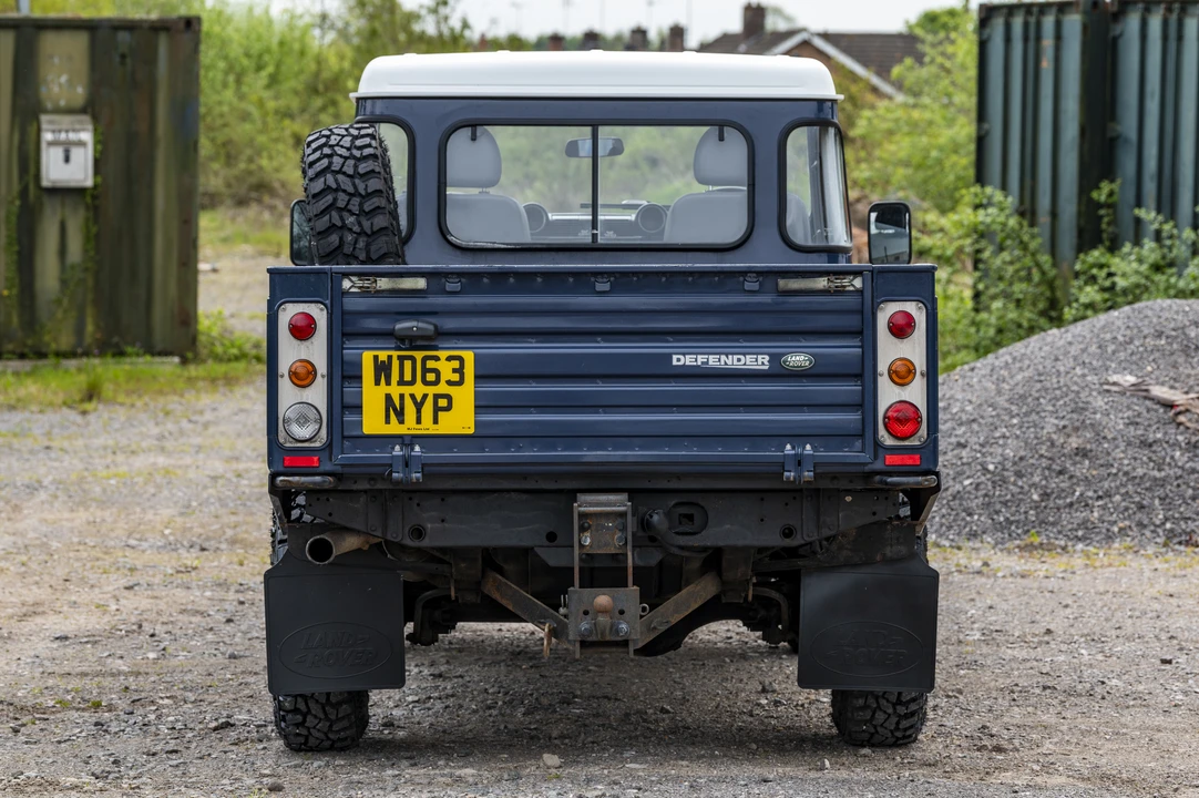 2013 Land Rover Defender 110 - Image 14 of 31