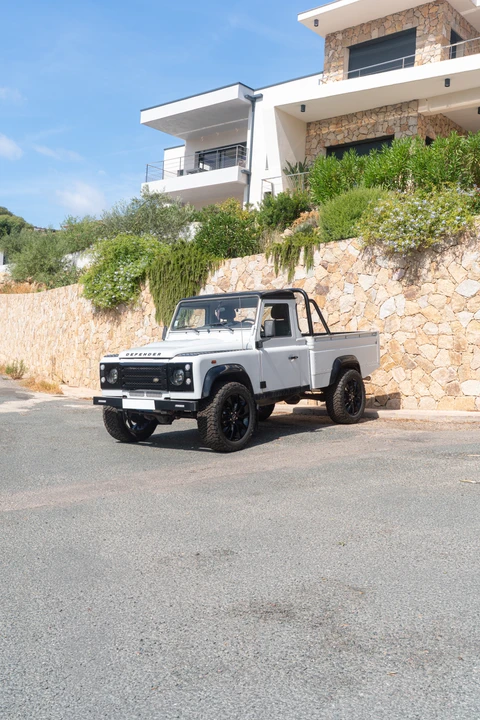 2013 Land Rover Defender 110 - Image 26 of 31