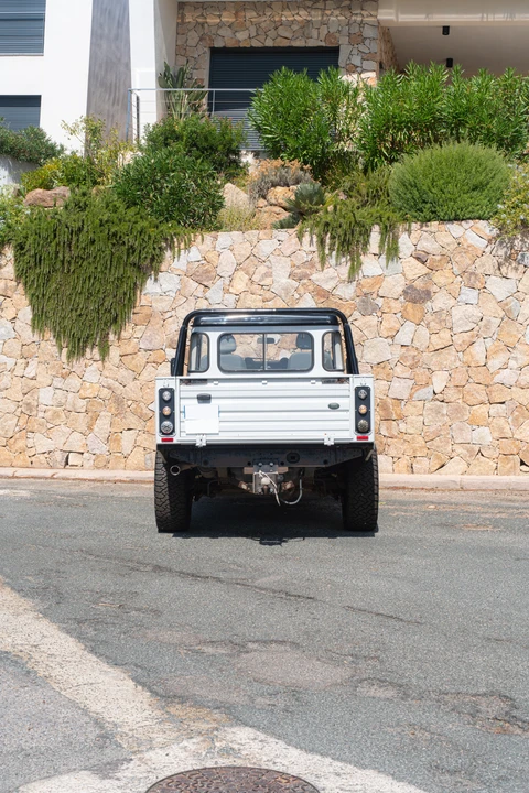 2013 Land Rover Defender 110 - Image 28 of 31