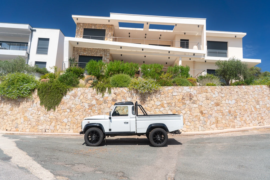 2013 Land Rover Defender 110 - Image 19 of 31