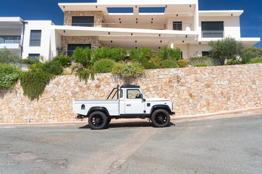 2013 Land Rover Defender 110 - Image 23 of 31