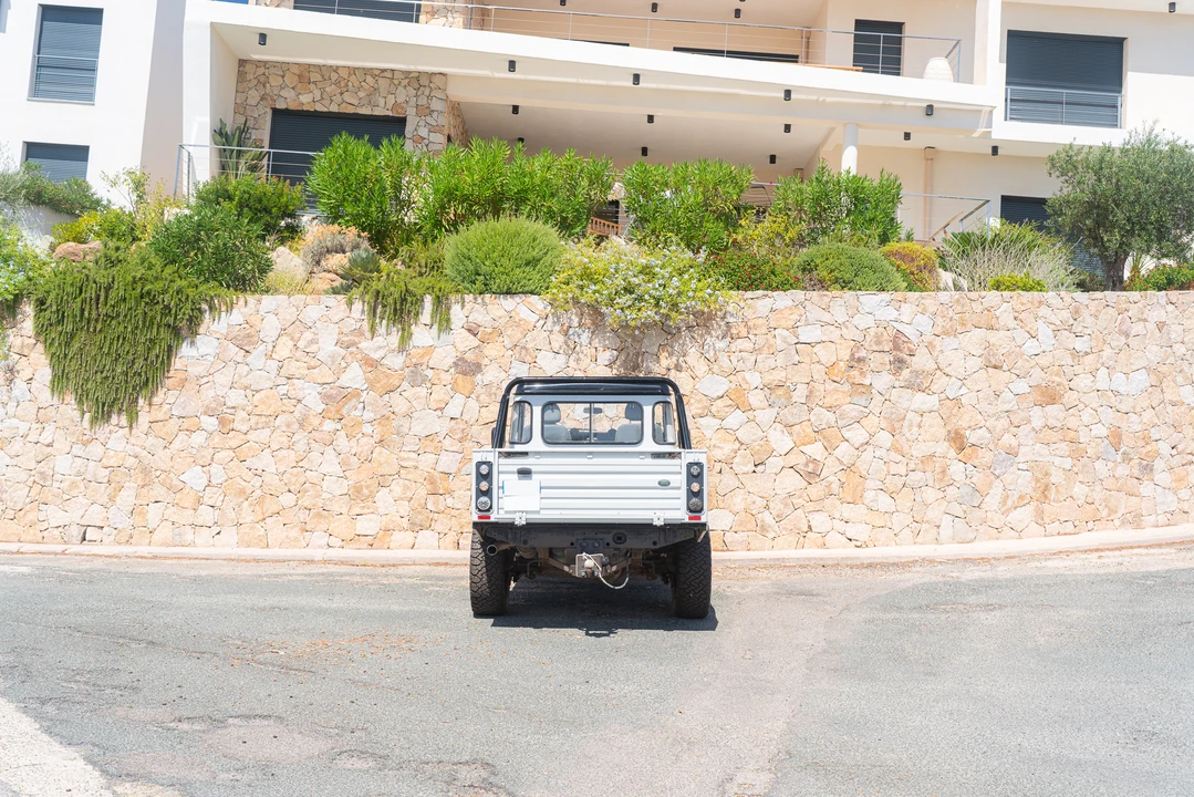 2013 Land Rover Defender 110 - Image 21 of 31