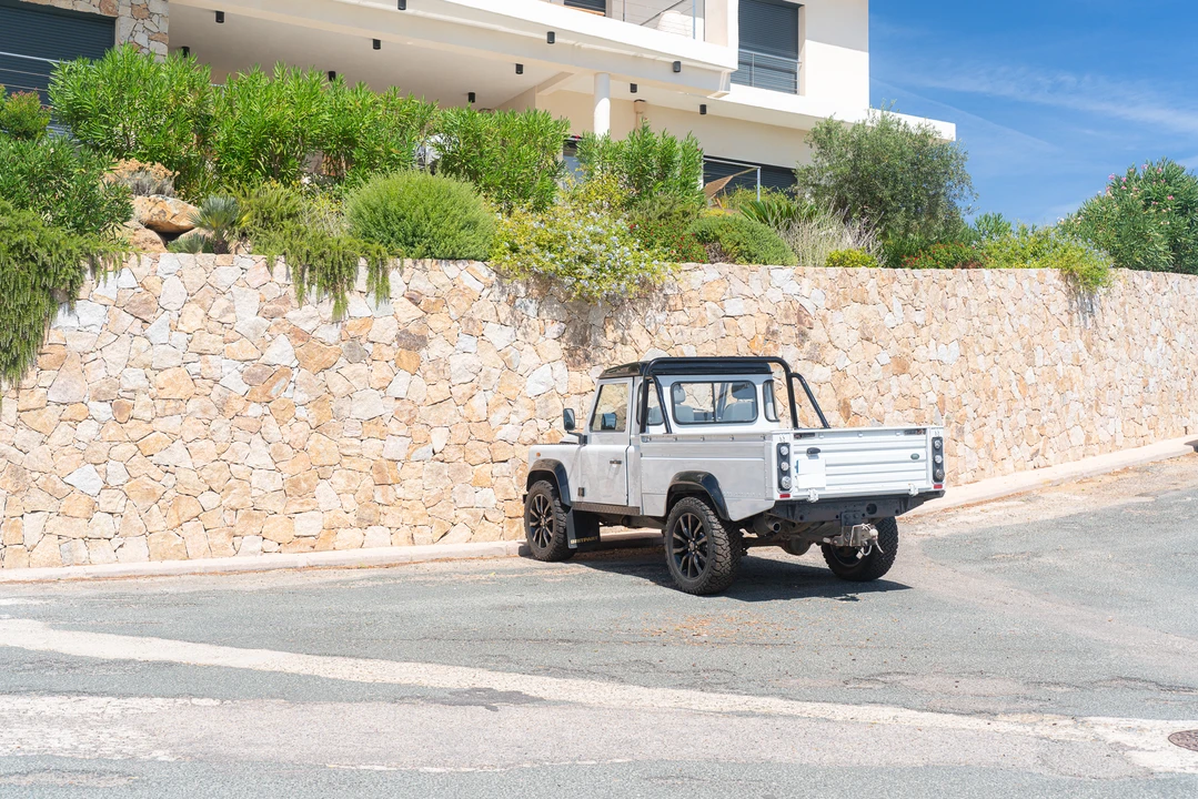 2013 Land Rover Defender 110 - Image 20 of 31
