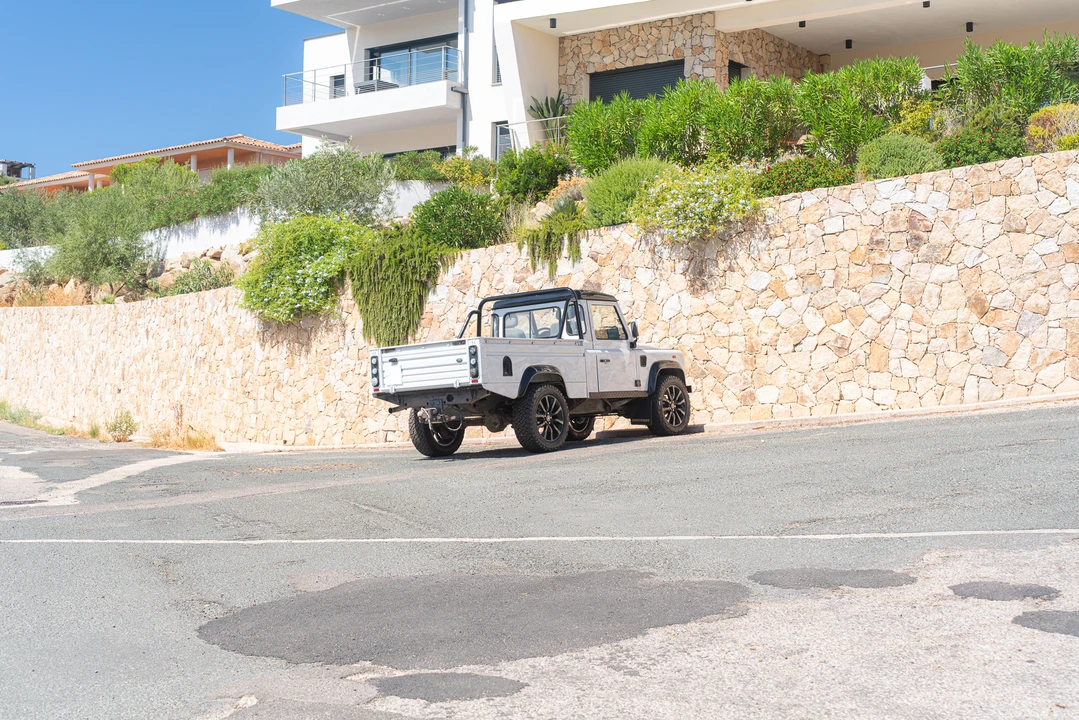 2013 Land Rover Defender 110 - Image 22 of 31