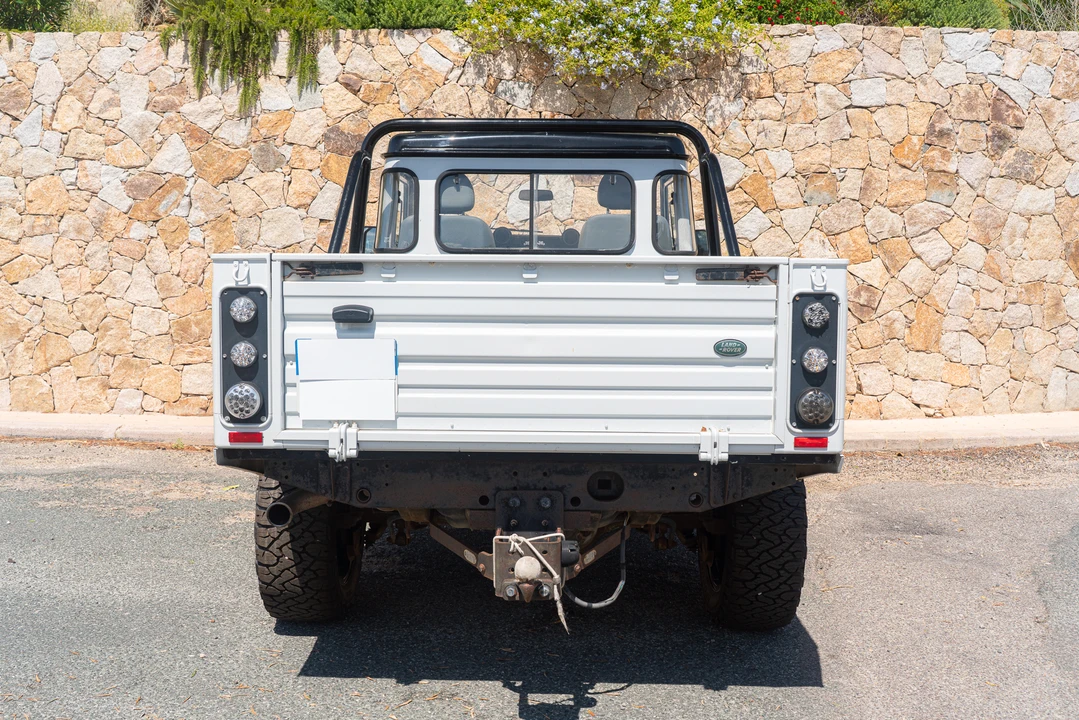 2013 Land Rover Defender 110 - Image 6 of 31