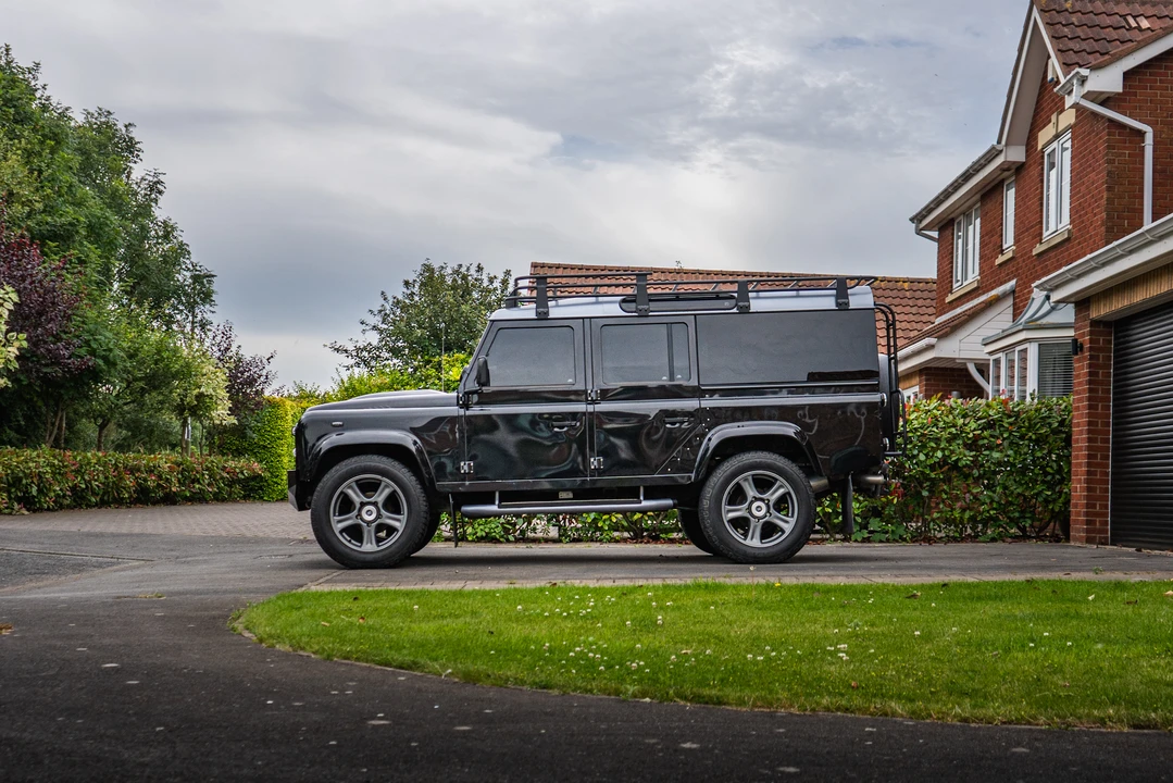 2013 Land Rover Defender 110 - Image 4 of 31