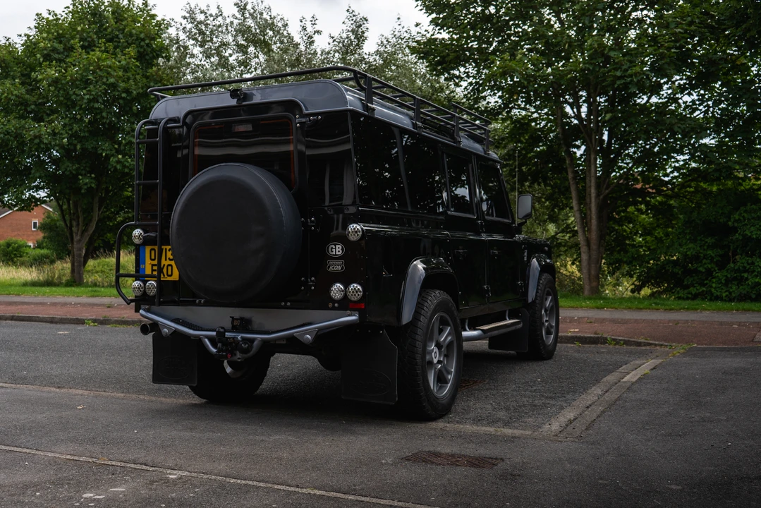 2013 Land Rover Defender 110 - Image 6 of 31