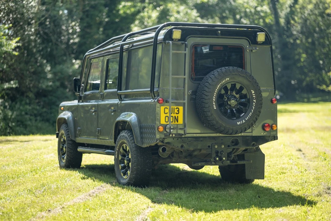 2013 Land Rover Defender 110 - Image 16 of 30