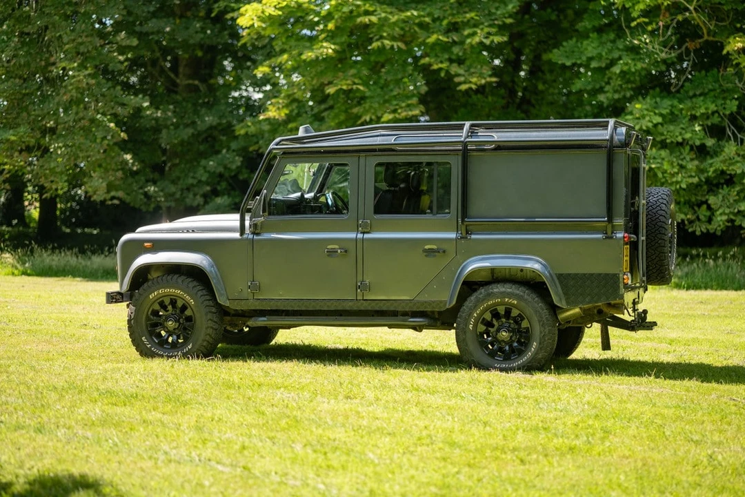 2013 Land Rover Defender 110 - Image 18 of 30