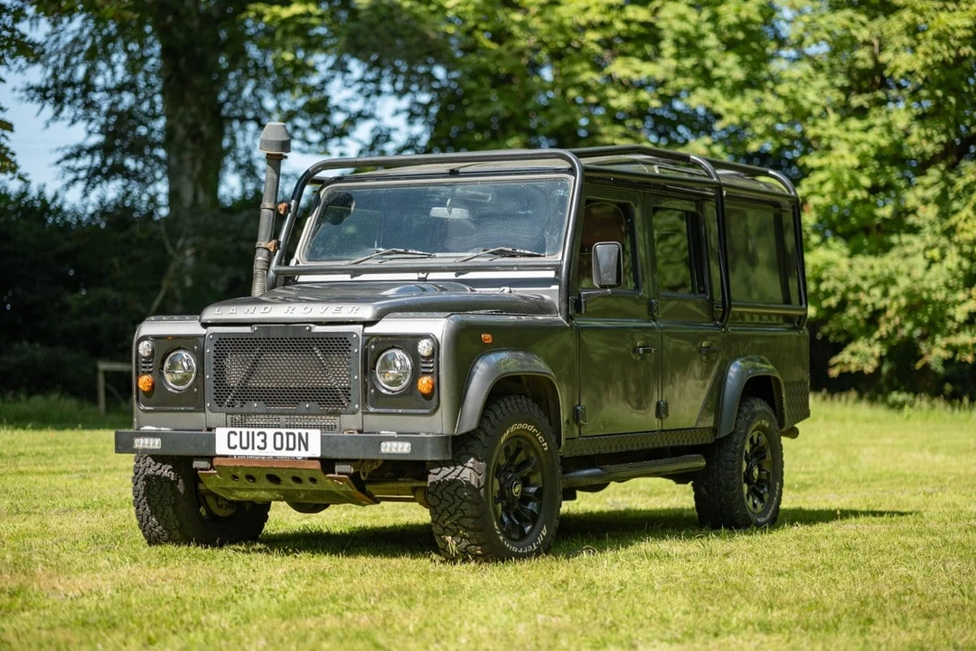2013 Land Rover Defender 110 - Image 14 of 30