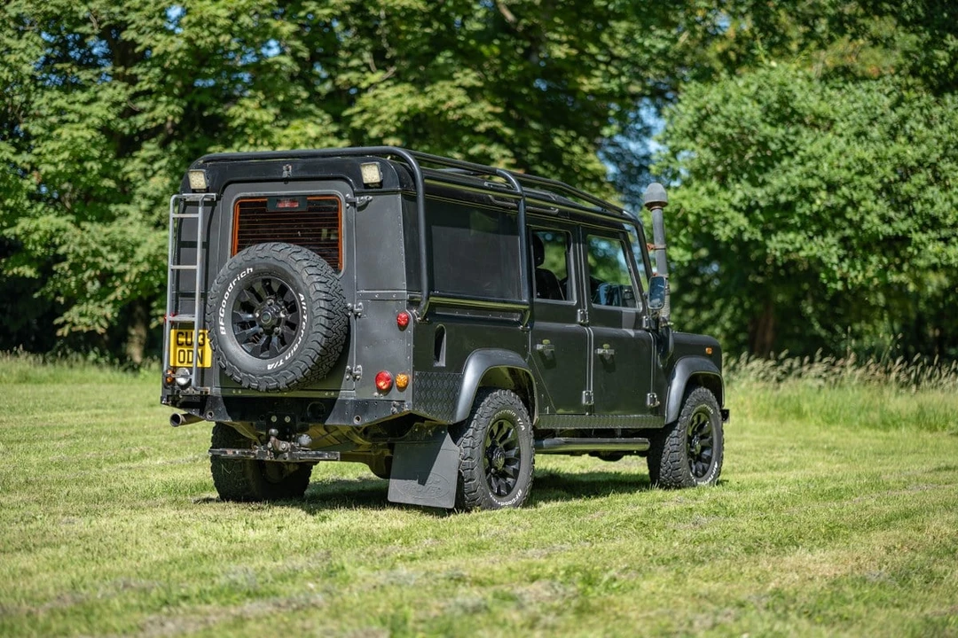 2013 Land Rover Defender 110 - Image 19 of 30