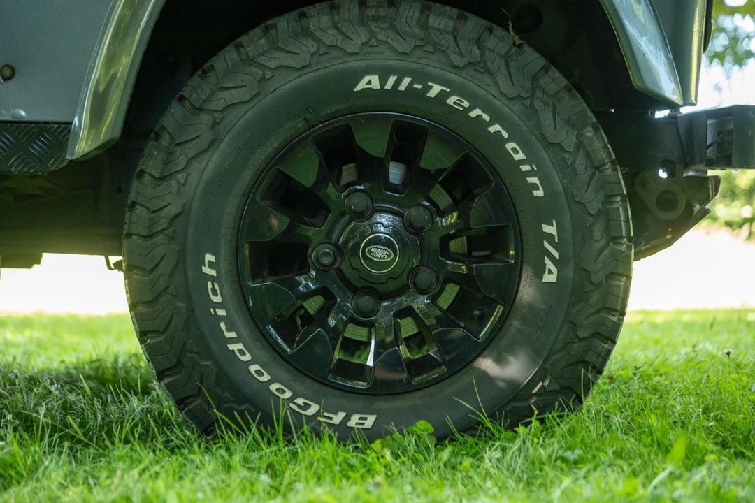 2013 Land Rover Defender 110 - Image 25 of 30
