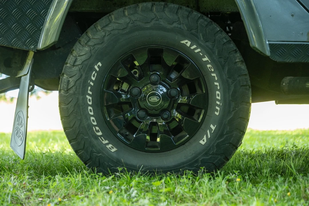 2013 Land Rover Defender 110 - Image 26 of 30