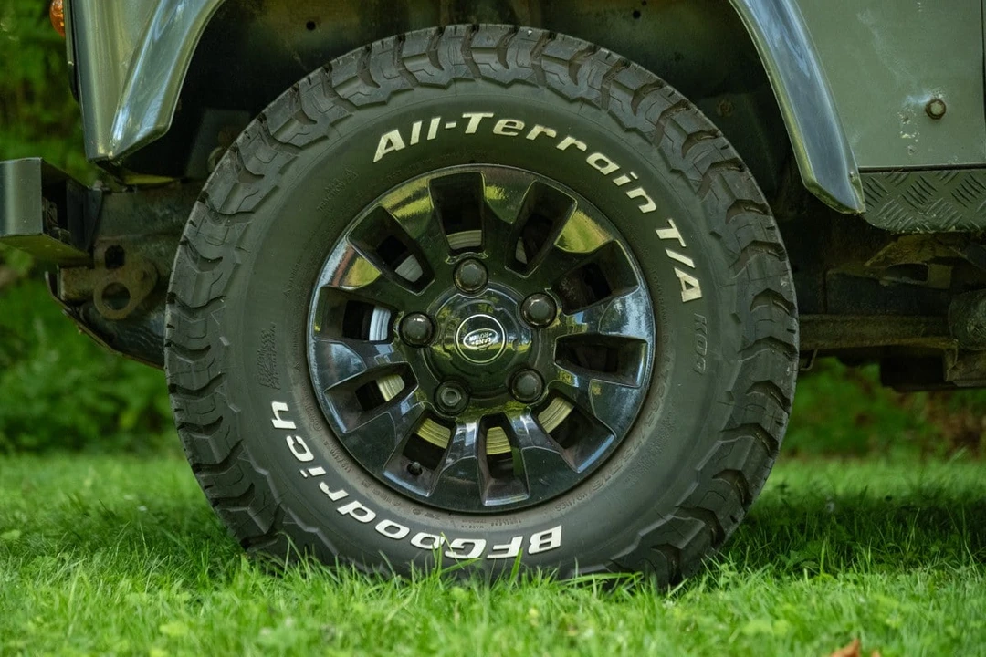 2013 Land Rover Defender 110 - Image 28 of 30