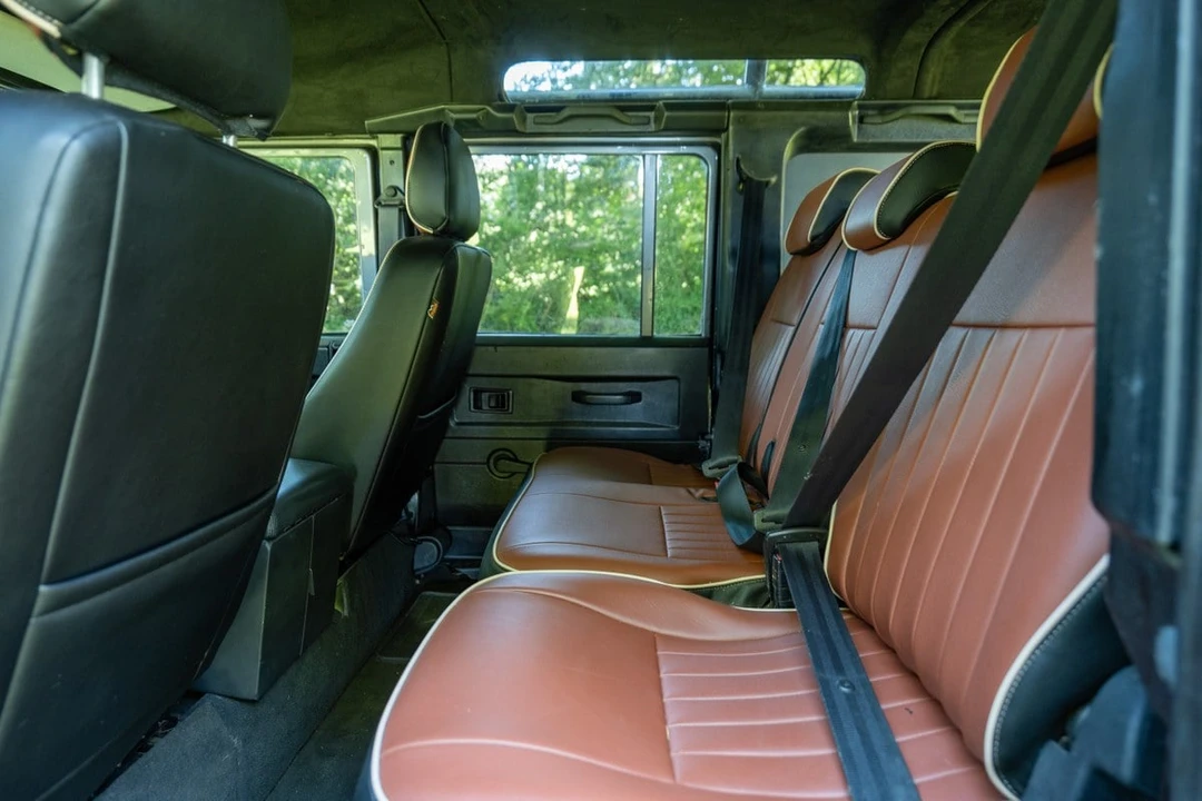 2013 Land Rover Defender 110 - Image 6 of 30