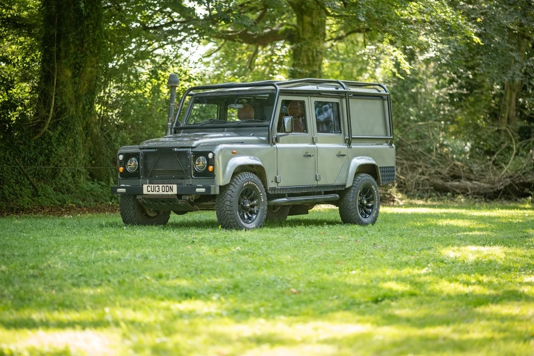 2013 Land Rover Defender 110 - Image 5 of 30