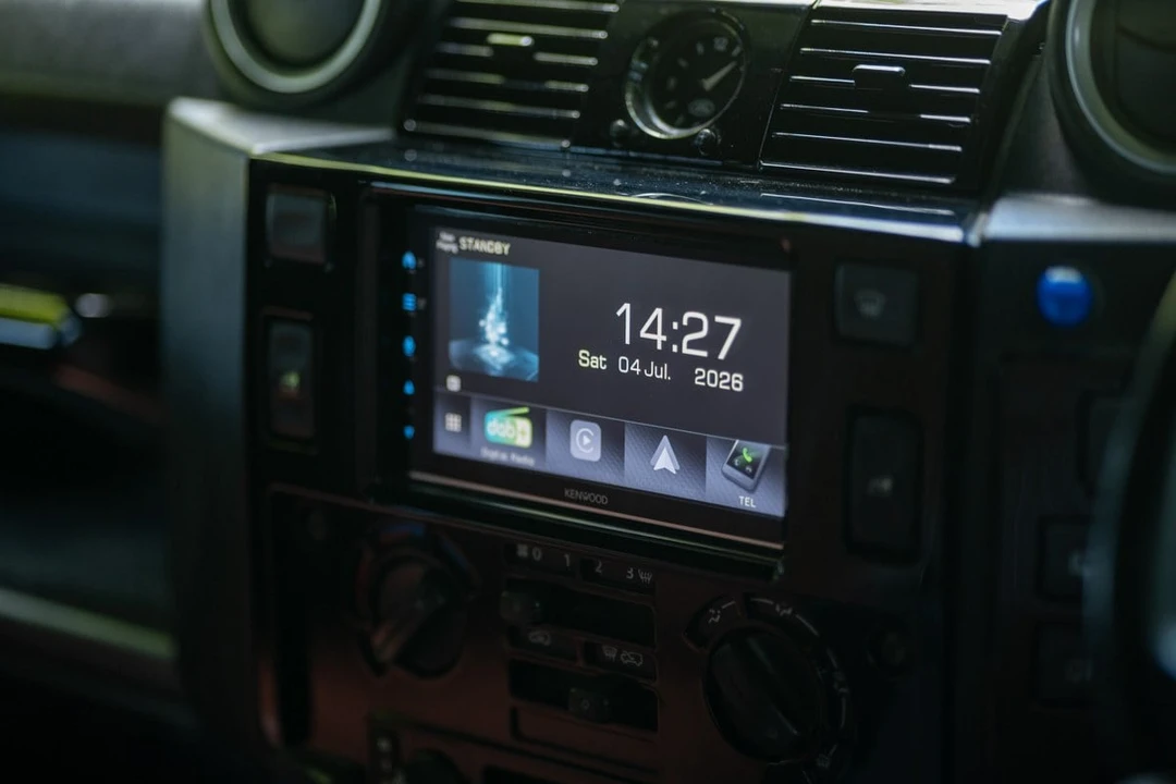 2013 Land Rover Defender 110 - Image 8 of 30