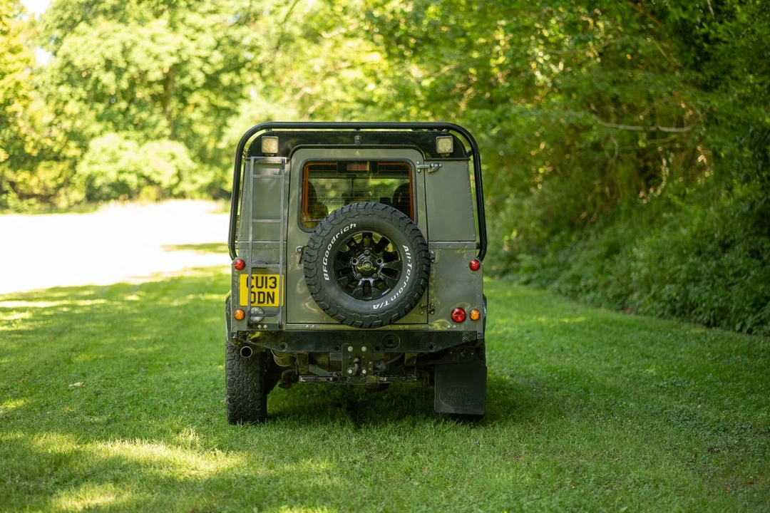 2013 Land Rover Defender 110 - Image 3 of 30