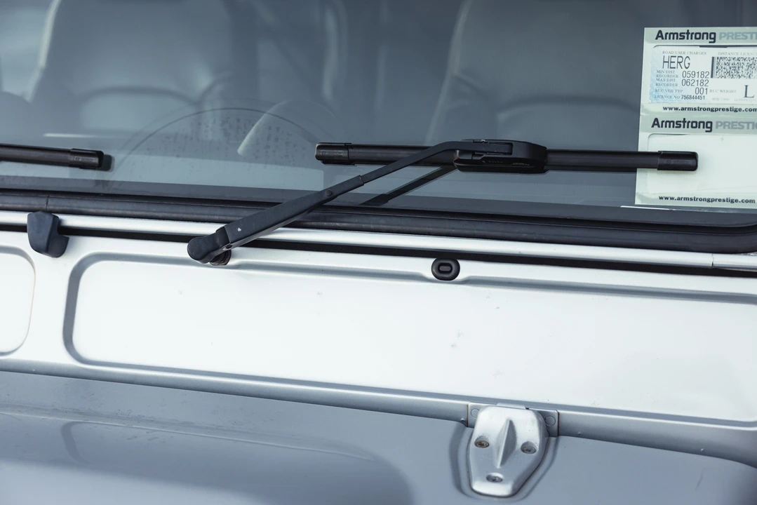 2013 Land Rover Defender 110 - Image 14 of 31