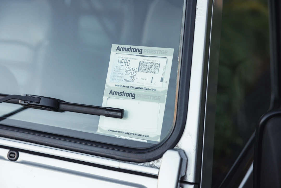 2013 Land Rover Defender 110 - Image 15 of 31