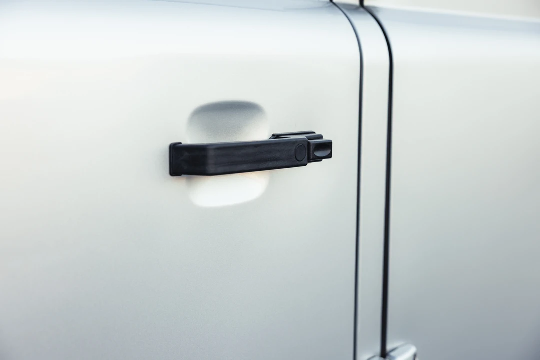 2013 Land Rover Defender 110 - Image 19 of 31