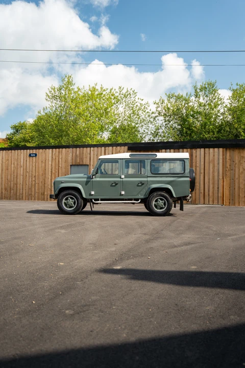 2013 Land Rover Defender 110 - Image 19 of 31