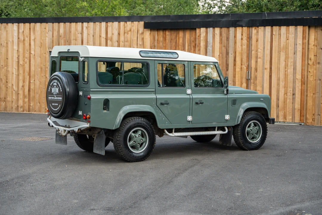2013 Land Rover Defender 110 - Image 7 of 31