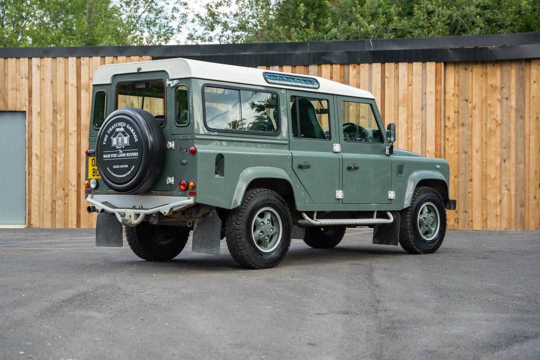 2013 Land Rover Defender 110 - Image 15 of 31