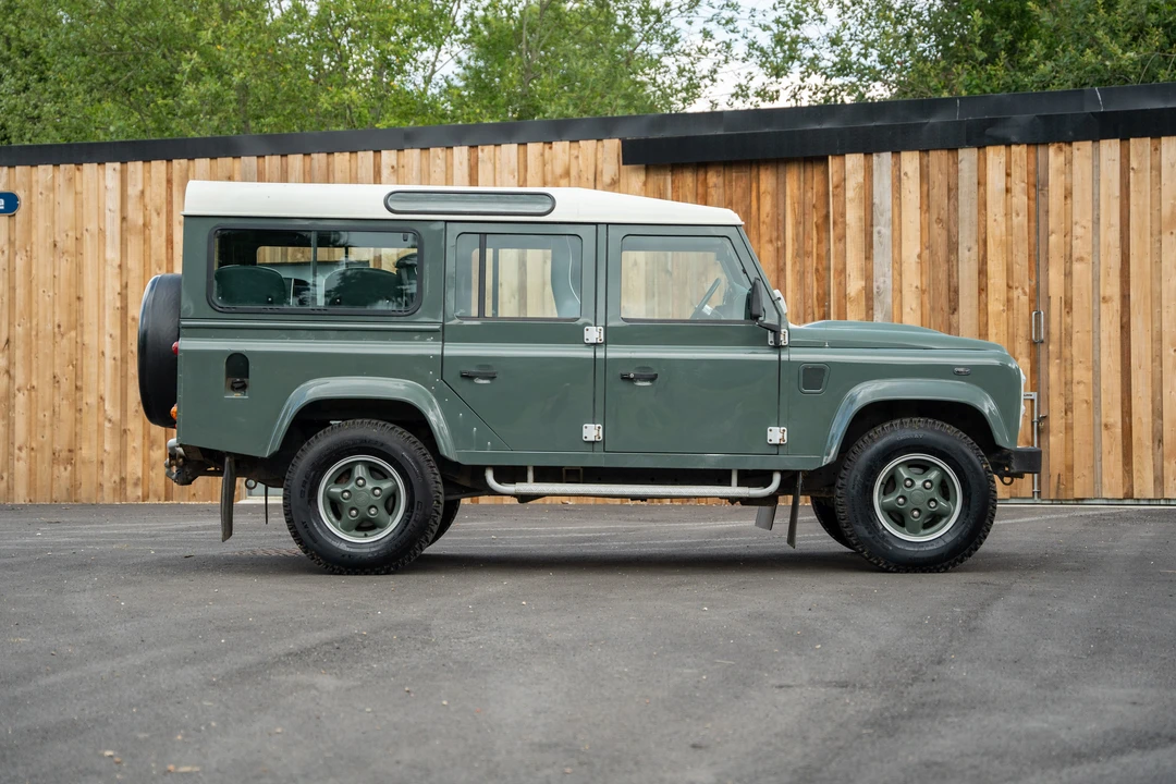 2013 Land Rover Defender 110 - Image 8 of 31