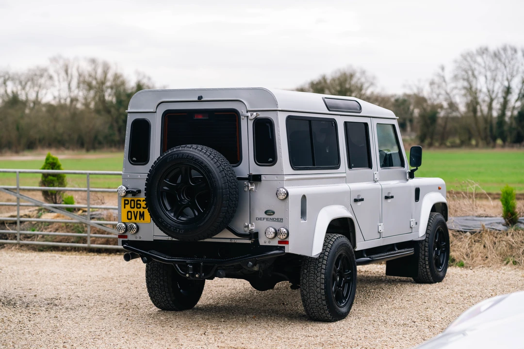 2013 Land Rover Defender 110 - Image 5 of 31